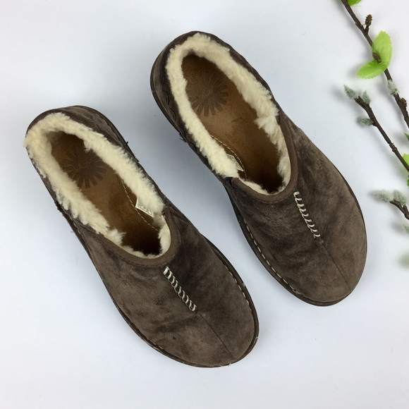 UGG Shoes - UGG Brown SUEDE Sheepskin Moccasin Clogs Size 6